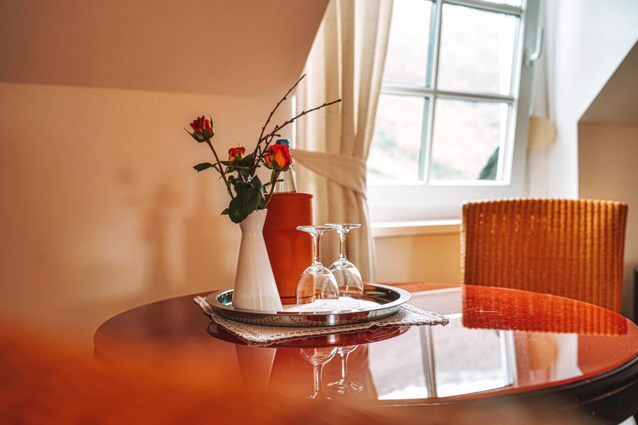 Landgasthaus Am Ufer トラーベン・トラールバッハ エクステリア 写真