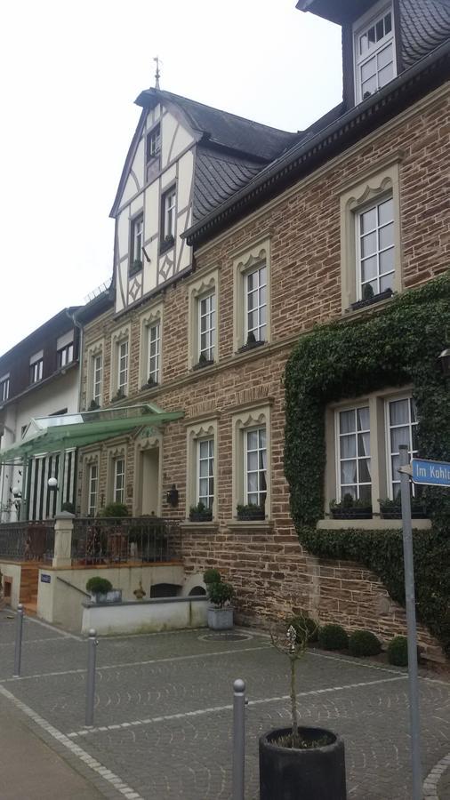 Landgasthaus Am Ufer トラーベン・トラールバッハ エクステリア 写真
